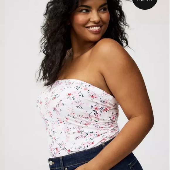 Torrid Foxy Ruched Tube Top Size 2 - Picture 2 of 4